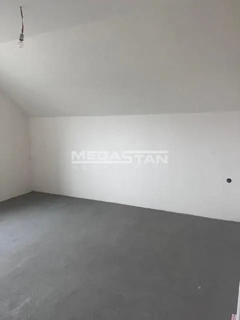 Prodaja, kuća, 114m², Zemun Ugrinovci, Zemun Sve Podlokacije