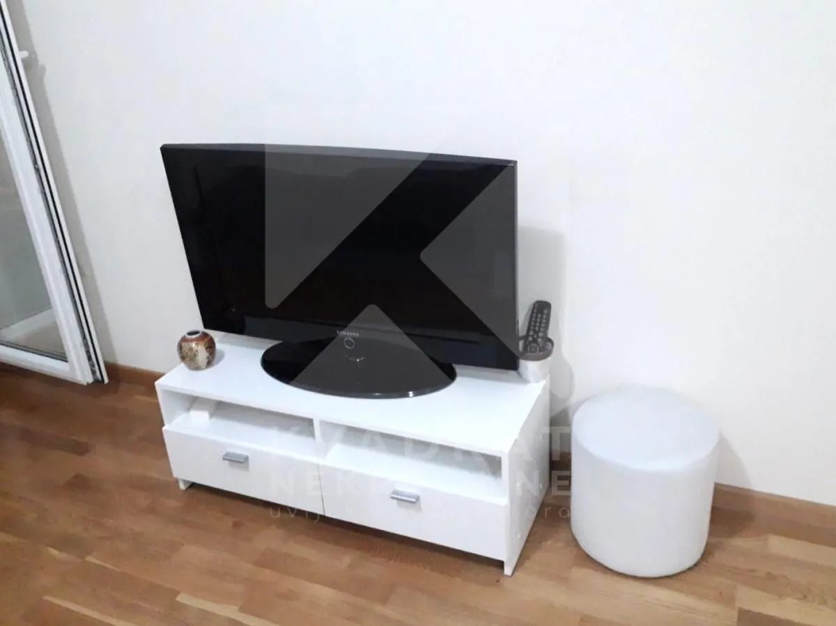 Rent, one bedroom apartment, 42m², Stari Aerodrom, Podgorica