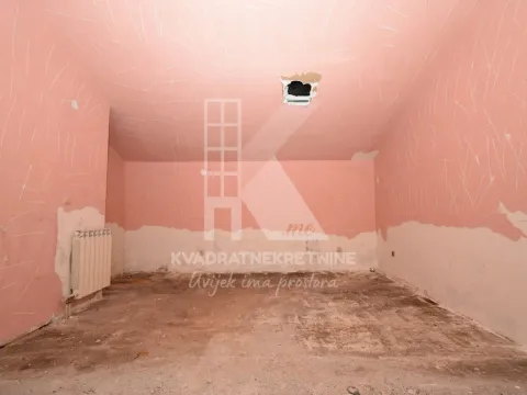 Prodaja, kuća, 217m², Centar, Podgorica - image 17