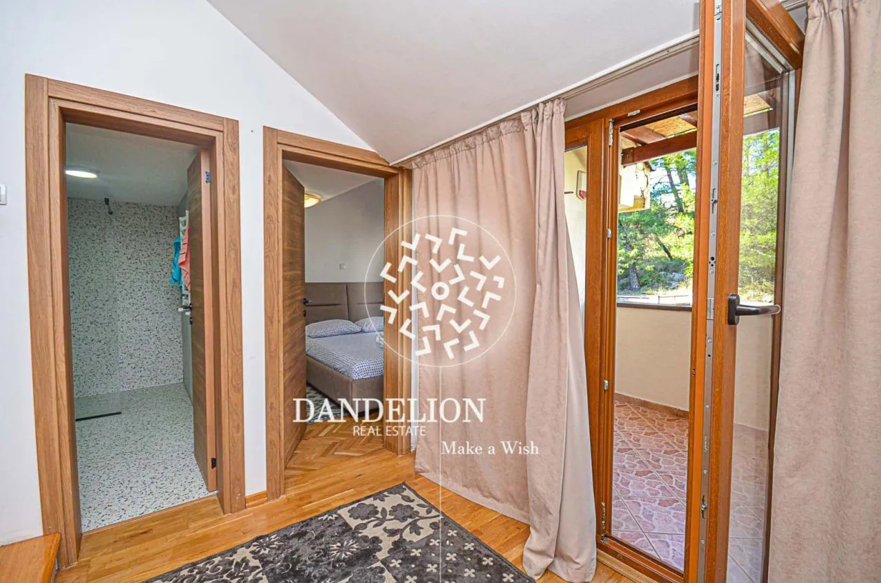 Izdavanje, stan, 300m², Gorica C, Podgorica