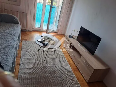 Izdavanje, jednosoban stan, 30m², Centar, Novi Sad - image 1