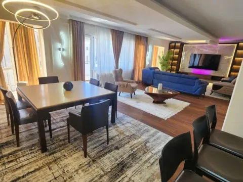 Rent, three bedroom apartment, 215m², Gorica C, Podgorica - image 11