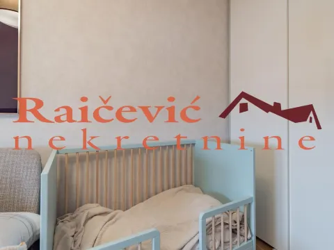 Izdavanje, četvorosoban stan, 98m², Crveni Krst, Beograd - image 12