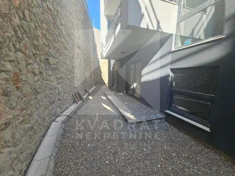 Sale, two bedroom apartment, 52m², Gorica C, Podgorica - image 14