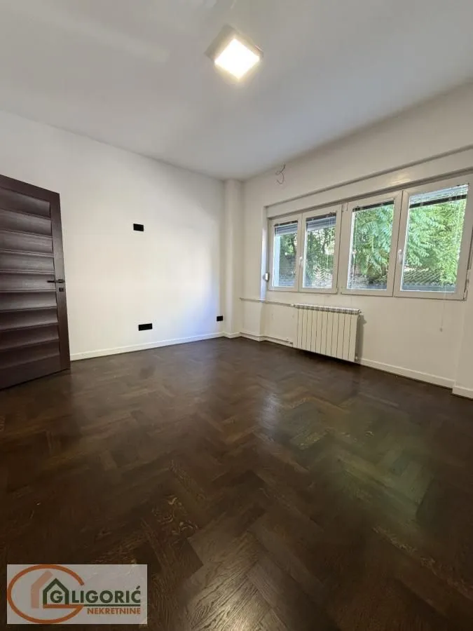 Sale, office space, 103m², Cvetni Trg, Vračar Sve Podlokacije