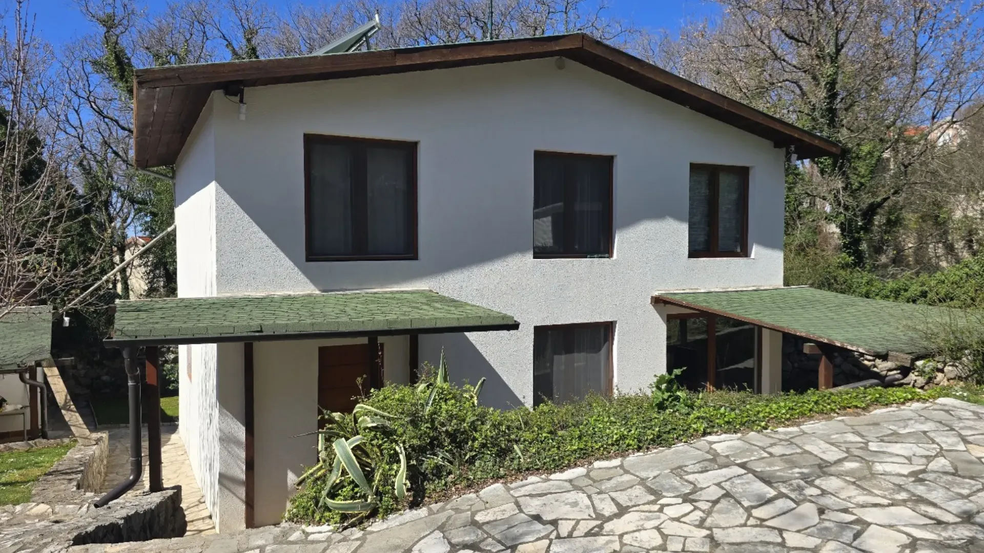 Izdavanje, kuća, 160m², Mirac, Kotor