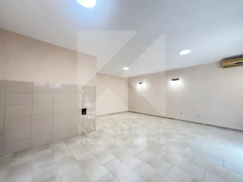 Rent, office space, 47m², Stari Aerodrom, Podgorica - image 4