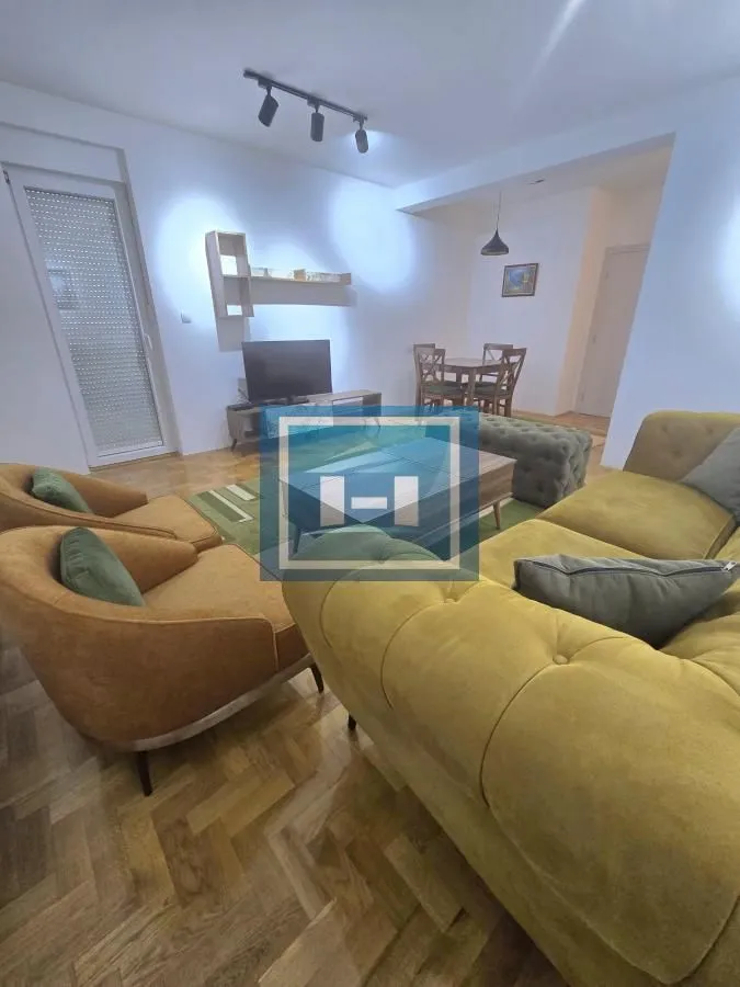 Prodaja, dvosoban stan, 70m², Vranje, Srbija