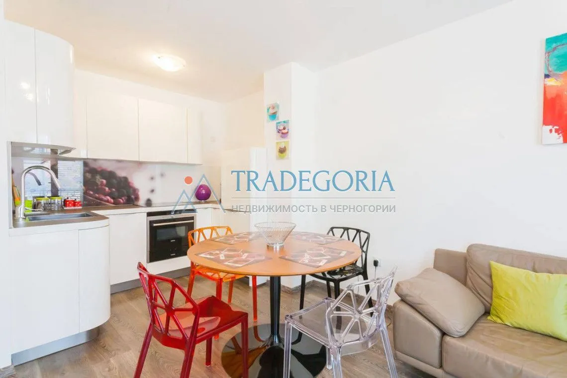 Prodaja, dvosoban stan, 60m², Sveti Stefan, Budva