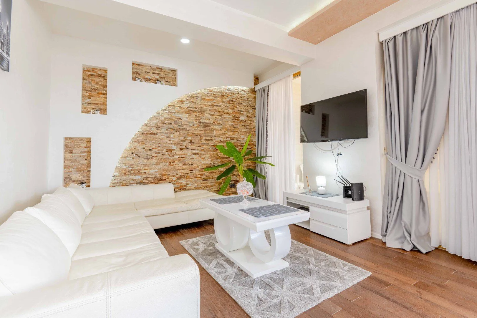 Prodaja, dvosoban stan, 94m², Budva, Crna Gora