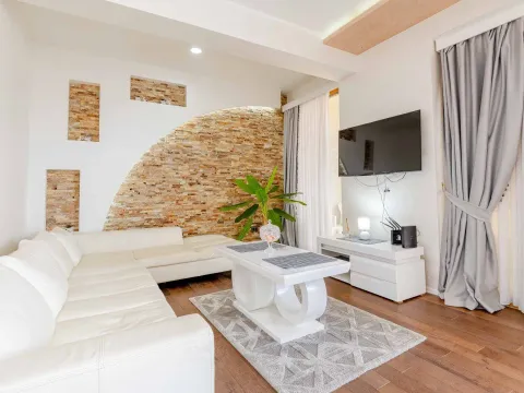 Prodaja, dvosoban stan, 94m², Budva, Crna Gora - image 5