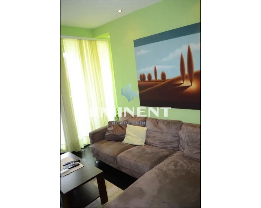 Izdavanje, stan, 60m², Kalenić Pijaca, Vračar Sve Podlokacije