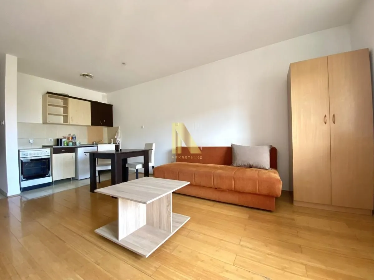 Izdavanje, garsonjera, 33m², Salajka, Novi Sad Sve Podlokacije
