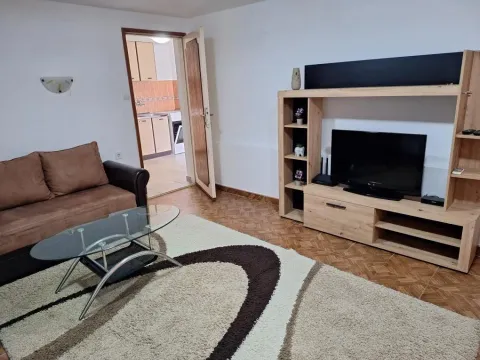 Rent, two bedroom apartment, 80m², Mrčevac, Tivat - image 5