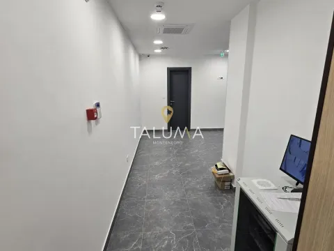 Izdavanje, poslovni prostor, 80m², Centar, Podgorica - image 3