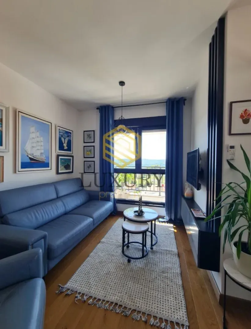 Izdavanje, jednosoban stan, 47m², Kava, Tivat