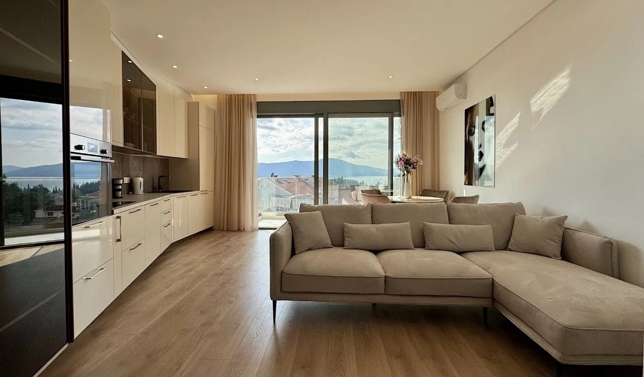 Prodaja, dvosoban stan, 76m², Tivat, Crna Gora