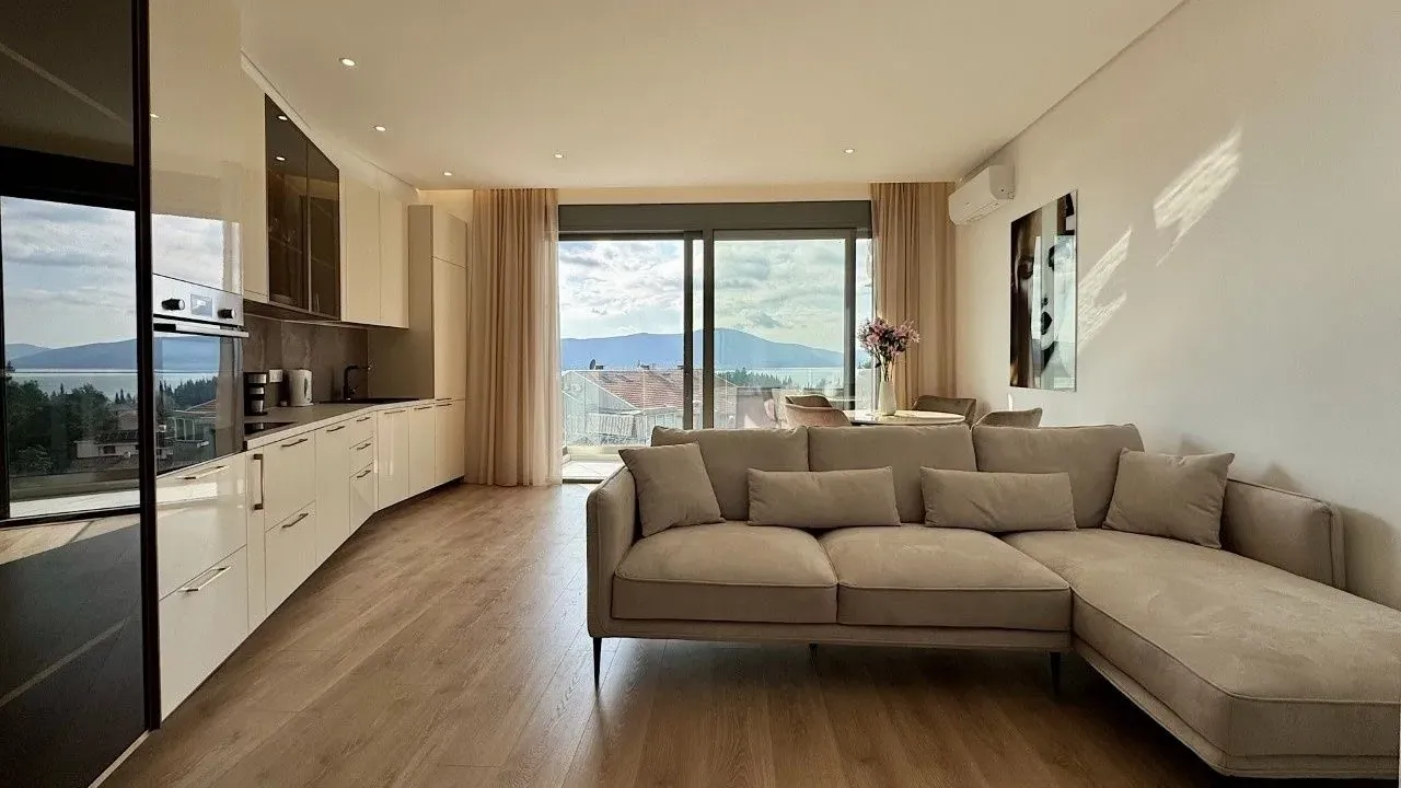 Sale, two bedroom apartment, 76m², Tivat, Crna Gora