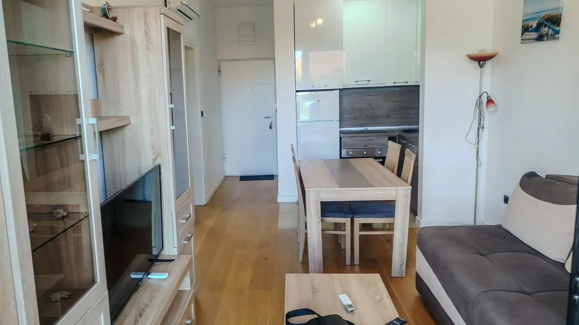 Izdavanje, jednosoban stan, 50m², Donja Lastva, Tivat
