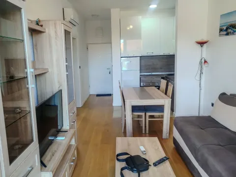Izdavanje, jednosoban stan, 50m², Donja Lastva, Tivat - image 2