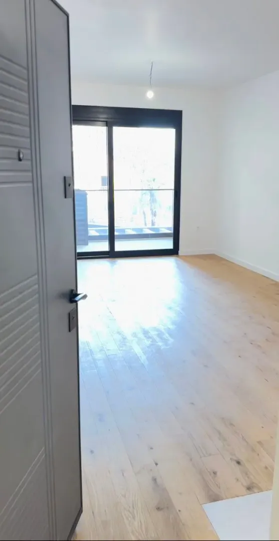 Prodaja, jednosoban stan, 54m², Centar, Bar