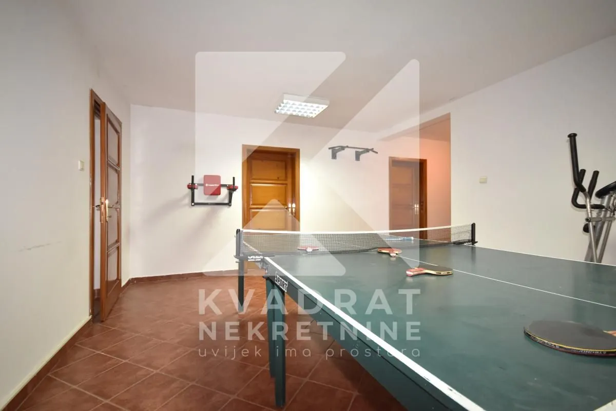 Rent, house, 300m², Ibričevina, Podgorica