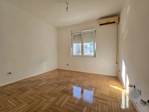 Sale, two bedroom apartment, 73m², Dalmatinska ulica, Podgorica - image 9