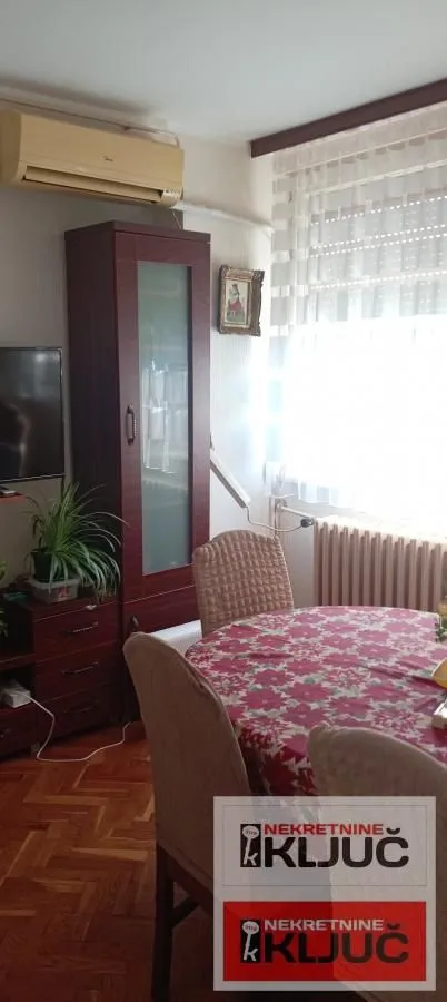 Prodaja, trosoban stan, 70m², Bulevar Oslobodjenja, Novi Sad Sve Podlokacije