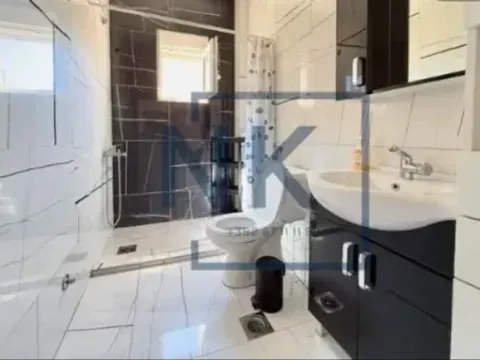 Izdavanje, kuća, 140m², Donji Kokoti, Podgorica - image 12