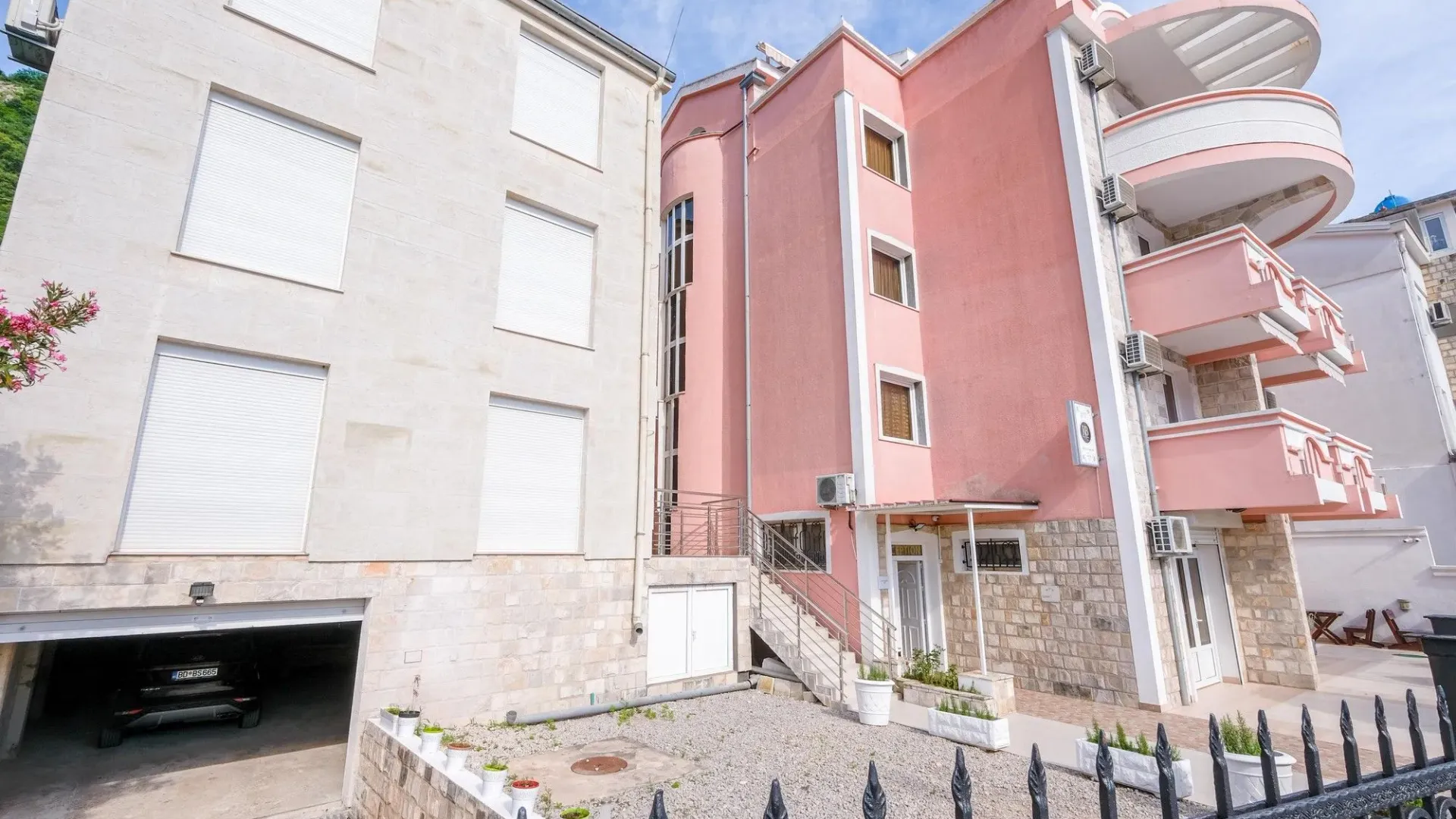 Prodaja, ugostiteljski objekat, 1256m², Podkošljun, Budva