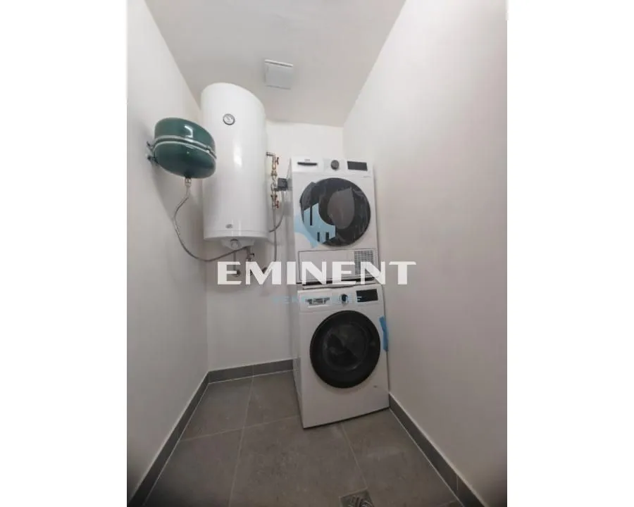 Rent, four bedroom apartment, 120m², Savski Venac, Beograd