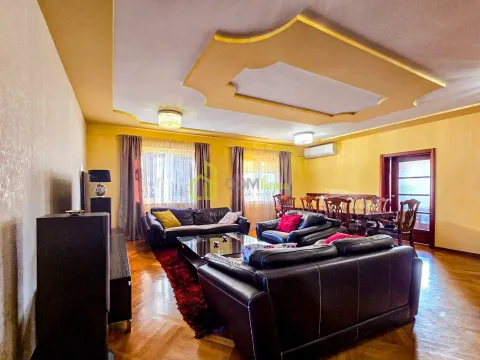 Prodaja, kuća, 356m², Tološi, Podgorica - image 9