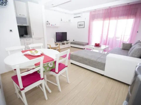 Rent, one bedroom apartment, 55m², Pržno, Budva - image 4