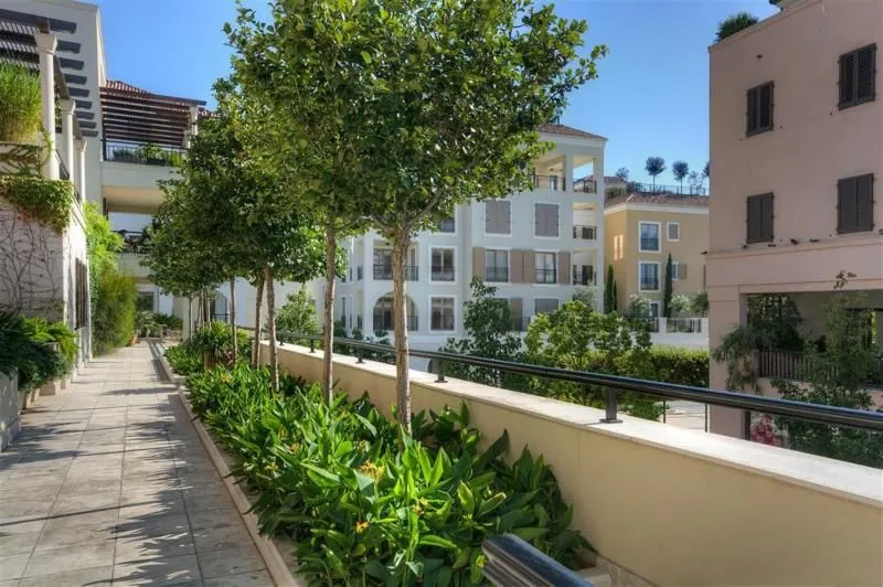 Prodaja, dvosoban stan, 100m², Centar, Tivat