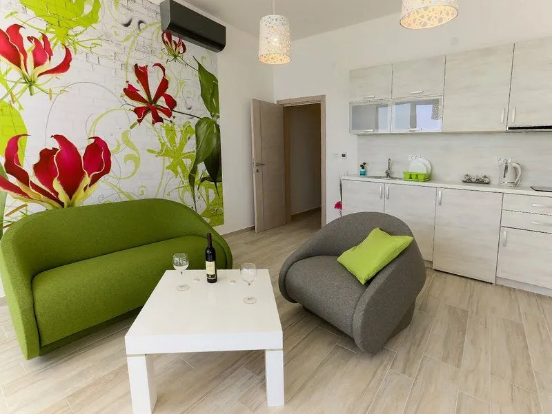 Prodaja, stan, 72m², Dobra Voda, Bar