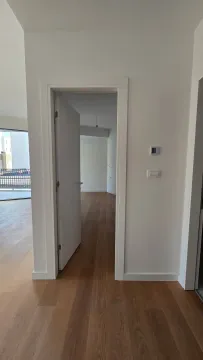 Sale, one bedroom apartment, 77m², Bečići, Budva - image 10
