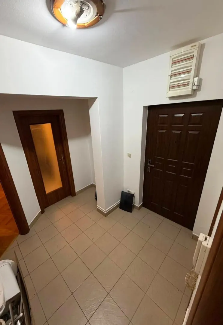 Prodaja, trosoban stan, 87m², Blok 9, Podgorica
