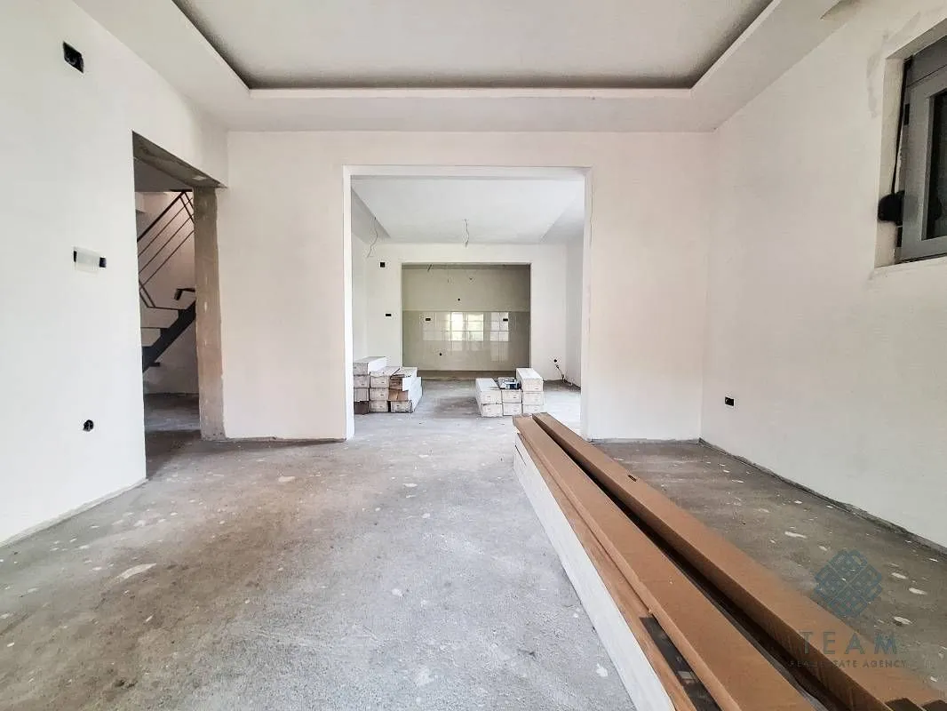 Prodaja, kuća, 228m², Dalmatinska ulica, Podgorica