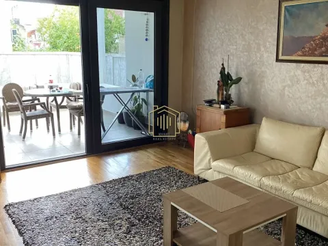 Sale, house, 350m², Zlatica, Podgorica - image 3