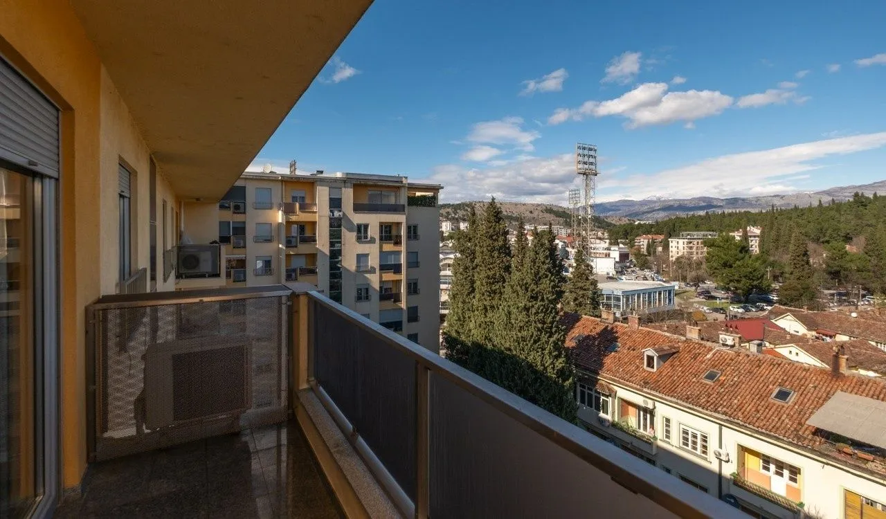 Rent, four bedroom apartment, 140m², Podgorica, Crna Gora