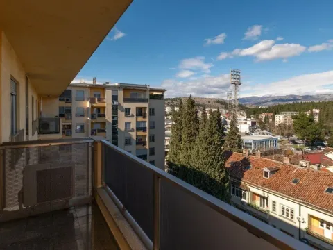 Rent, four bedroom apartment, 140m², Podgorica, Crna Gora - image 20
