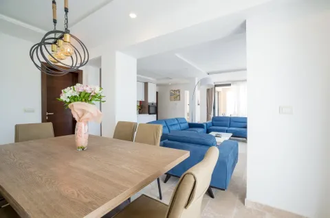 Prodaja, kuća, 170m², Bečići, Budva - image 11