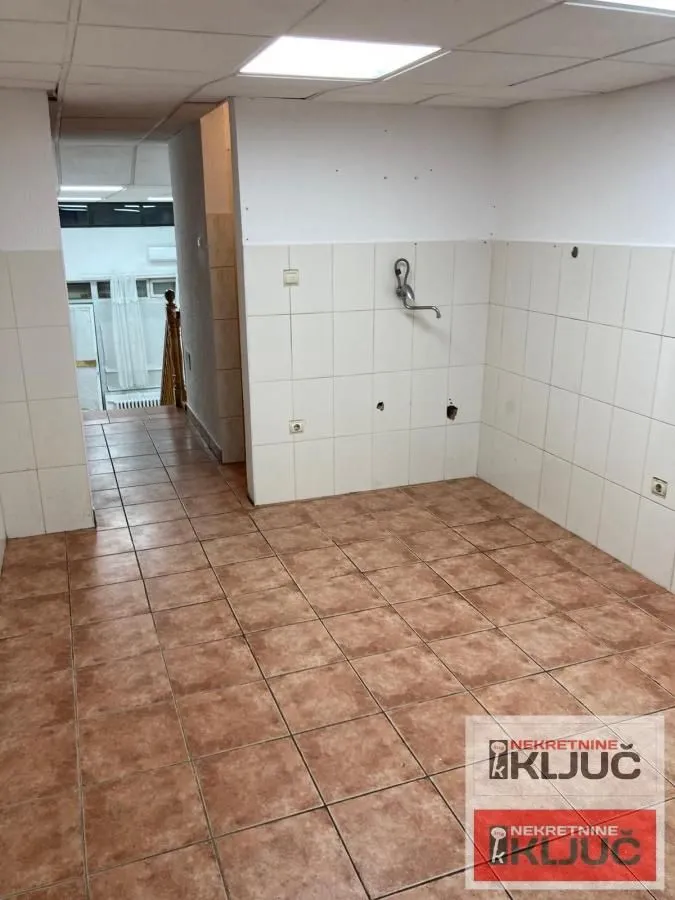 Rent, office space, 38m², Cara Dušana, Novi Sad Sve Podlokacije