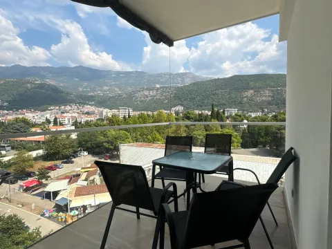 Izdavanje, trosoban stan, 98m², Centar, Budva - image 10