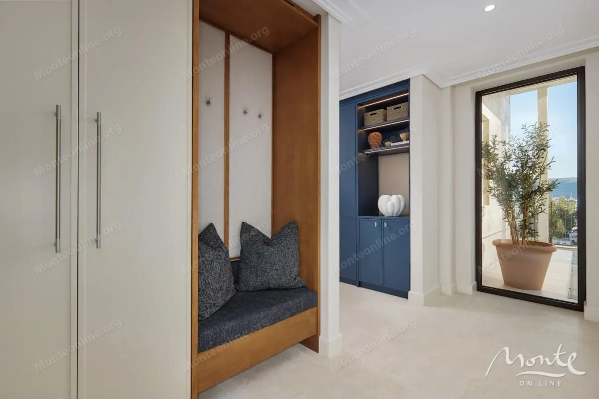 Prodaja, dvosoban stan, 110m², Porto Montenegro, Tivat