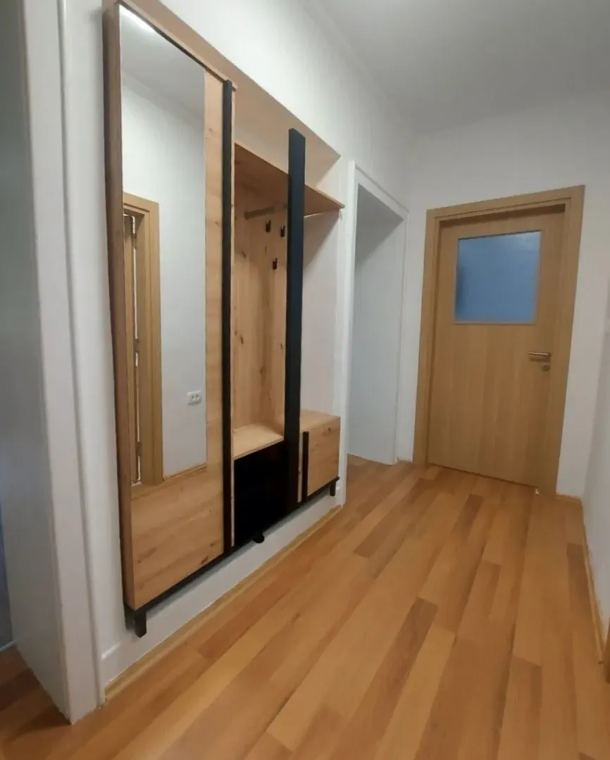 Izdavanje, dvosoban stan, 57m², Centar, Nikšić