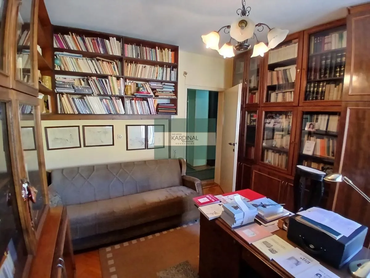 Prodaja, trosoban stan, 79m², Centar, Jagodina