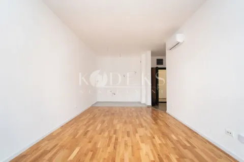 Rent, one bedroom apartment, 45m², Tološi, Podgorica - image 2