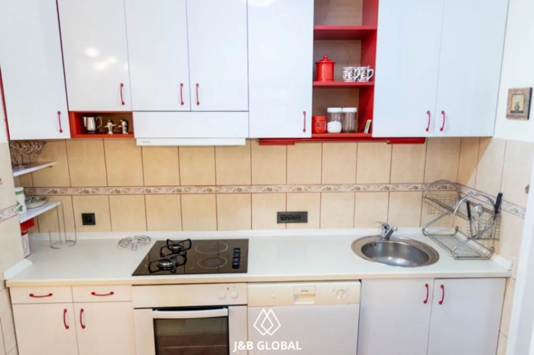 Izdavanje, dvosoban stan, 76m², Centar, Podgorica