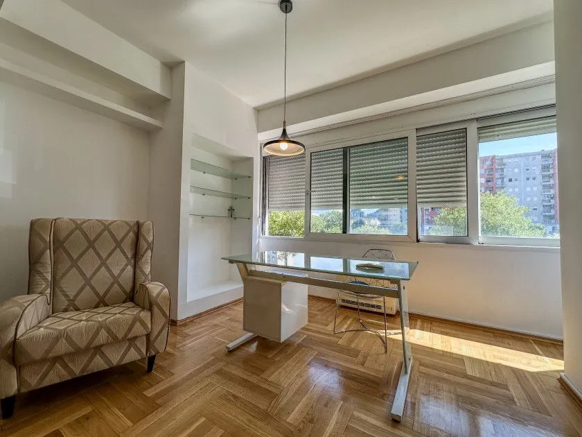 Rent, office space, 57m², City Kvart, Podgorica